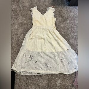 Floral Lace Dress in Cream and White